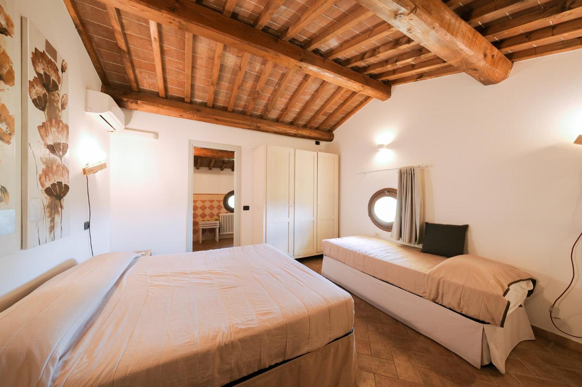 San Ruffino Apartments Lari Exterior photo